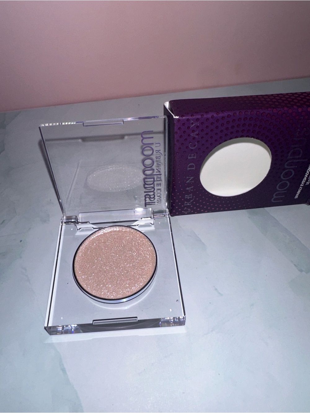 Urban Decay Highlighter - Champagne Pink Glow - Picture 2 of 3